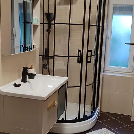 Bulevar Old Bridge Apartment *